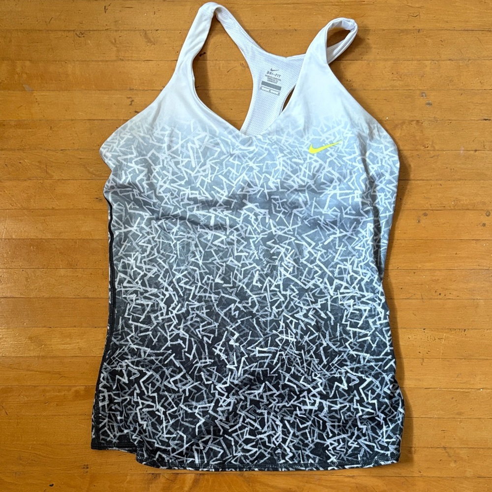 Nike Women's Black and White Patterned Tank Top